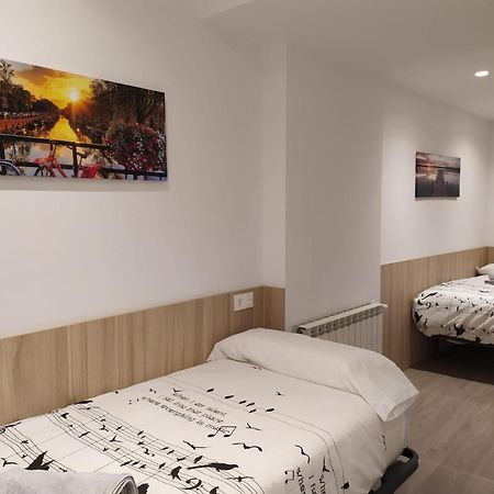 Welcoming Apart Old Town Apartment Pamplona Bagian luar foto