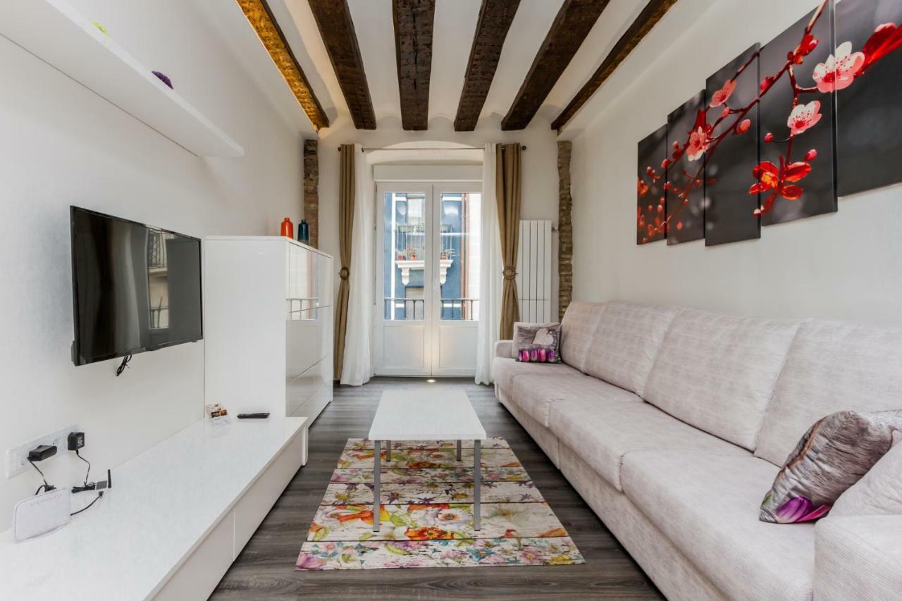 Welcoming Apart Old Town Apartment Pamplona Bagian luar foto